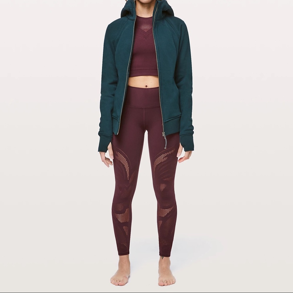 Lululemon Reveal Tight 26" 
En Avante